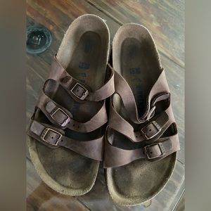 birkenstocks- three strap